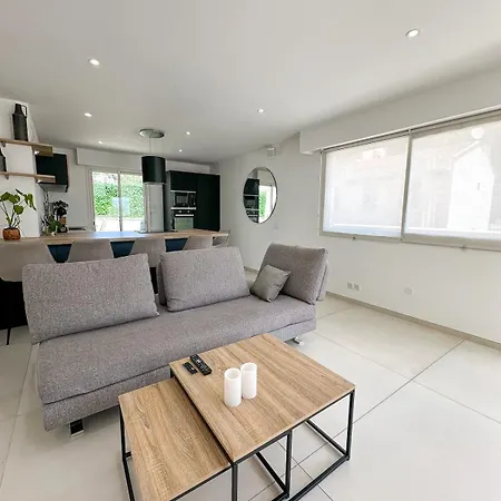 Spacious, Quiet Apartamento Nice