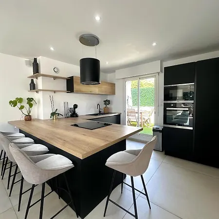 Spacious, Quiet Apartamento Nice